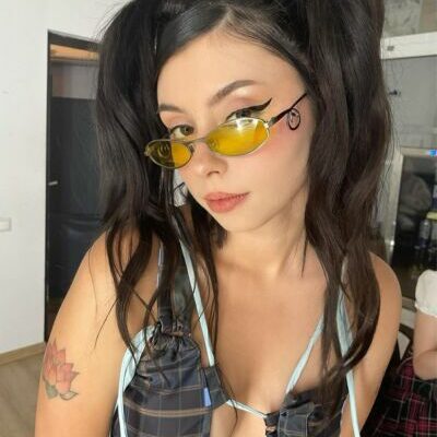 Дора (Дарья Шиханова) — слив горячих фото певицы (30 фото)