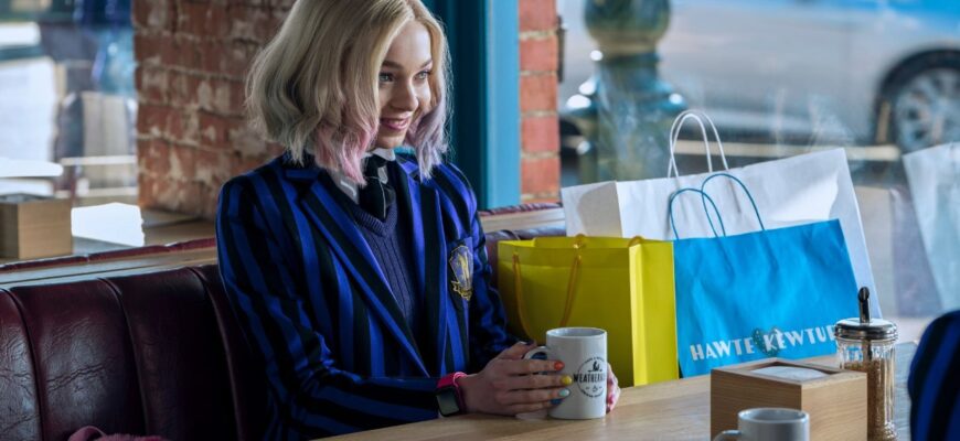 Эмма Майерс Слив из сериала Уэнсдэй (30 горячих фото)