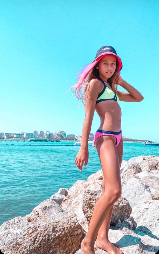 Слив Миланы Некрасовой (30 фото в купальнике)