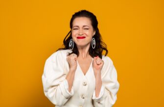 Ирина Темичева - Официантка Ева в сериале "Кухня" (50 слитых фото)