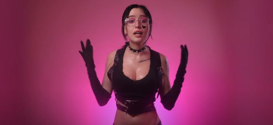 Канал "дырка в телике" (35 горячих фото слитых в сеть Ники и Леры)