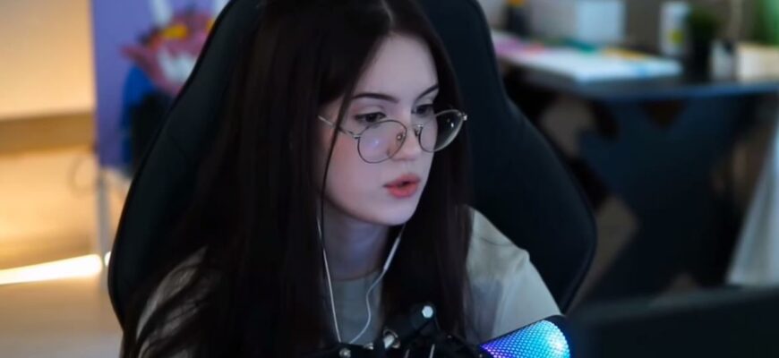 Стримерша Chr1swave (30 фото Крисвейл слитых в сеть)