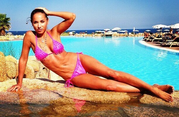 Певица MONA (Монокини) (35 горячих фото слитых в сеть)