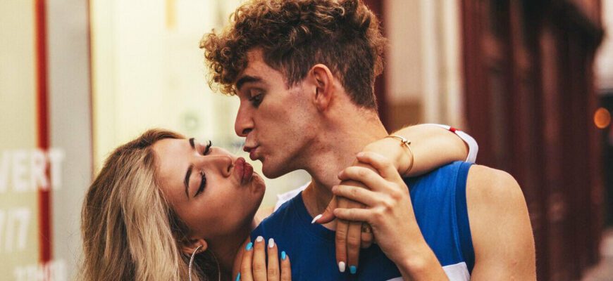 Аня Покров и Артур Бабич (30 совместных фото слитых в сеть)