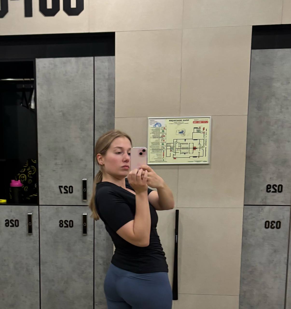Селфи в спортзале без ретуши и фильтров. Селфи в спортзале без ретуши и фильтров.