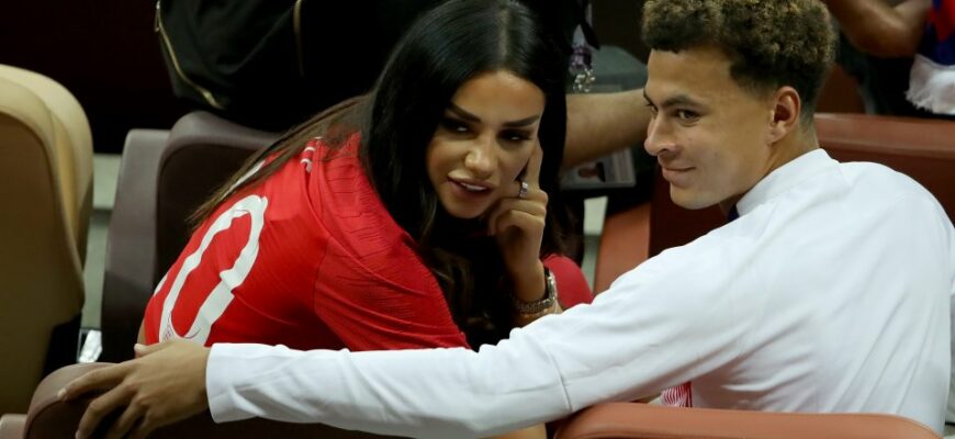 Деле Алли и его девушки (46 фото слитых в сеть с Руби Мэй, Марией Гвардиолой и Синди Кимберли)