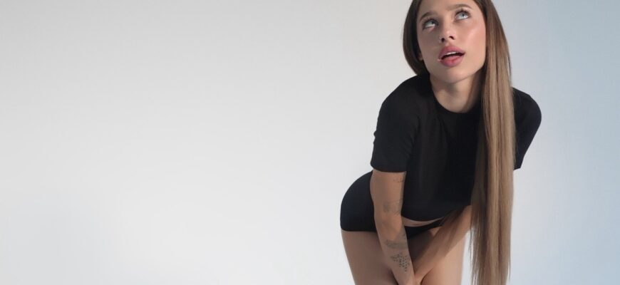 Тиктокерша и певица "Tatisize" (35 фото слитых в сеть)