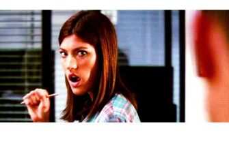 Гифки девушки намекают на оральный секс (минет) (30 gif картинок)