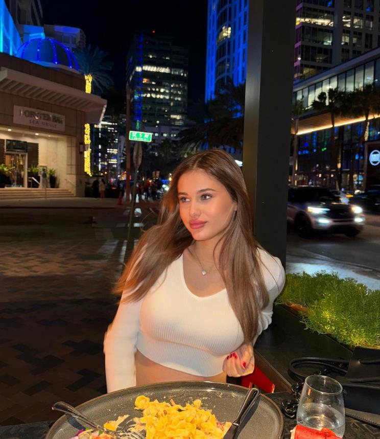 Джордан изменил Арине Савастру (30 фото пары слитых в сеть)