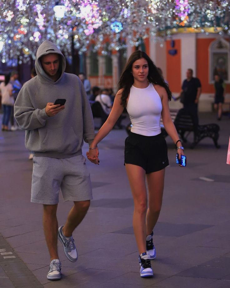 Адель Вейгель и Литвин расстались (30 фото пары слитых в сеть)