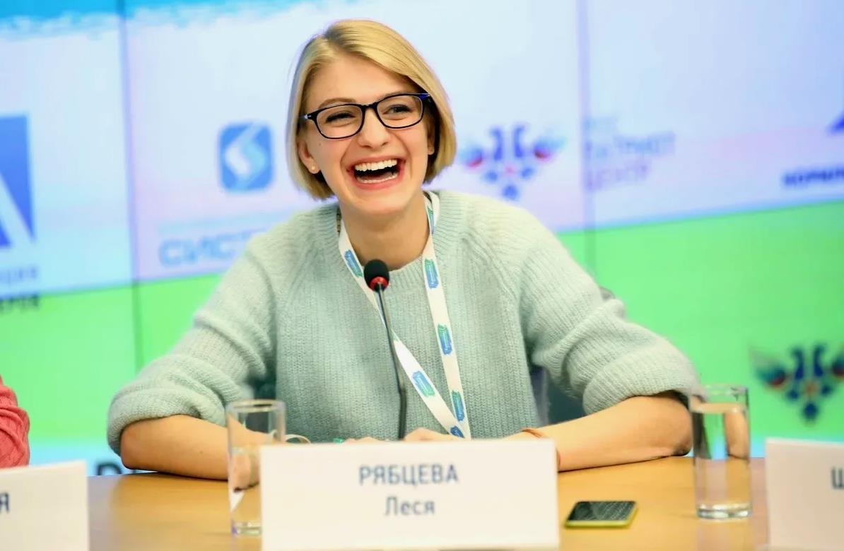 Радиоведущая Леся Рябцева (30 фото слитых в сеть)