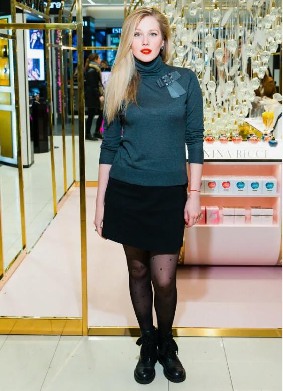 Актриса Карина Андоленко (30 фото слитых в сеть)