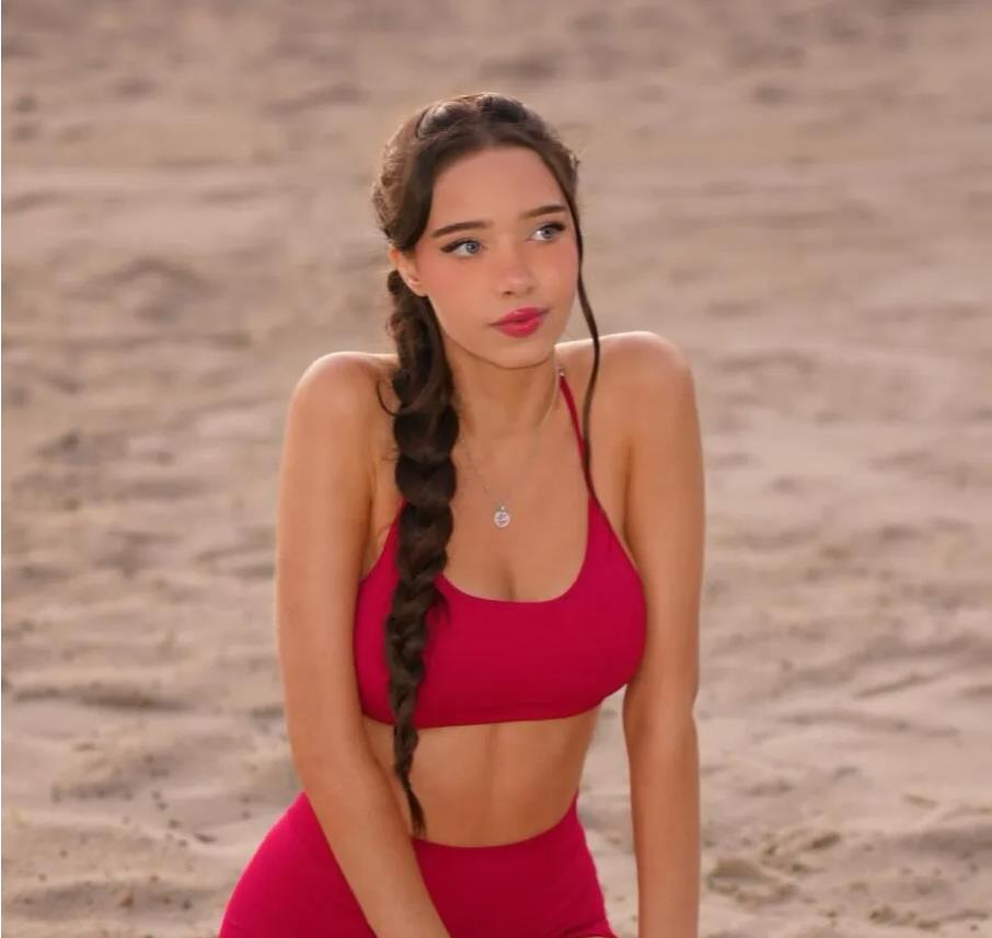 Немецкая Твич стримерша Lydia Violet (25 фото слитых в сеть + видео)