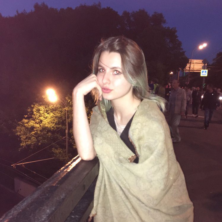 Алина "Вавилонская девственница" (10 фото слитых в сеть)