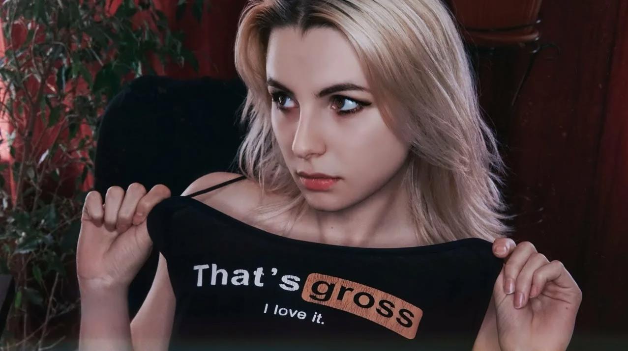 Алина "Вавилонская девственница" (10 фото слитых в сеть)