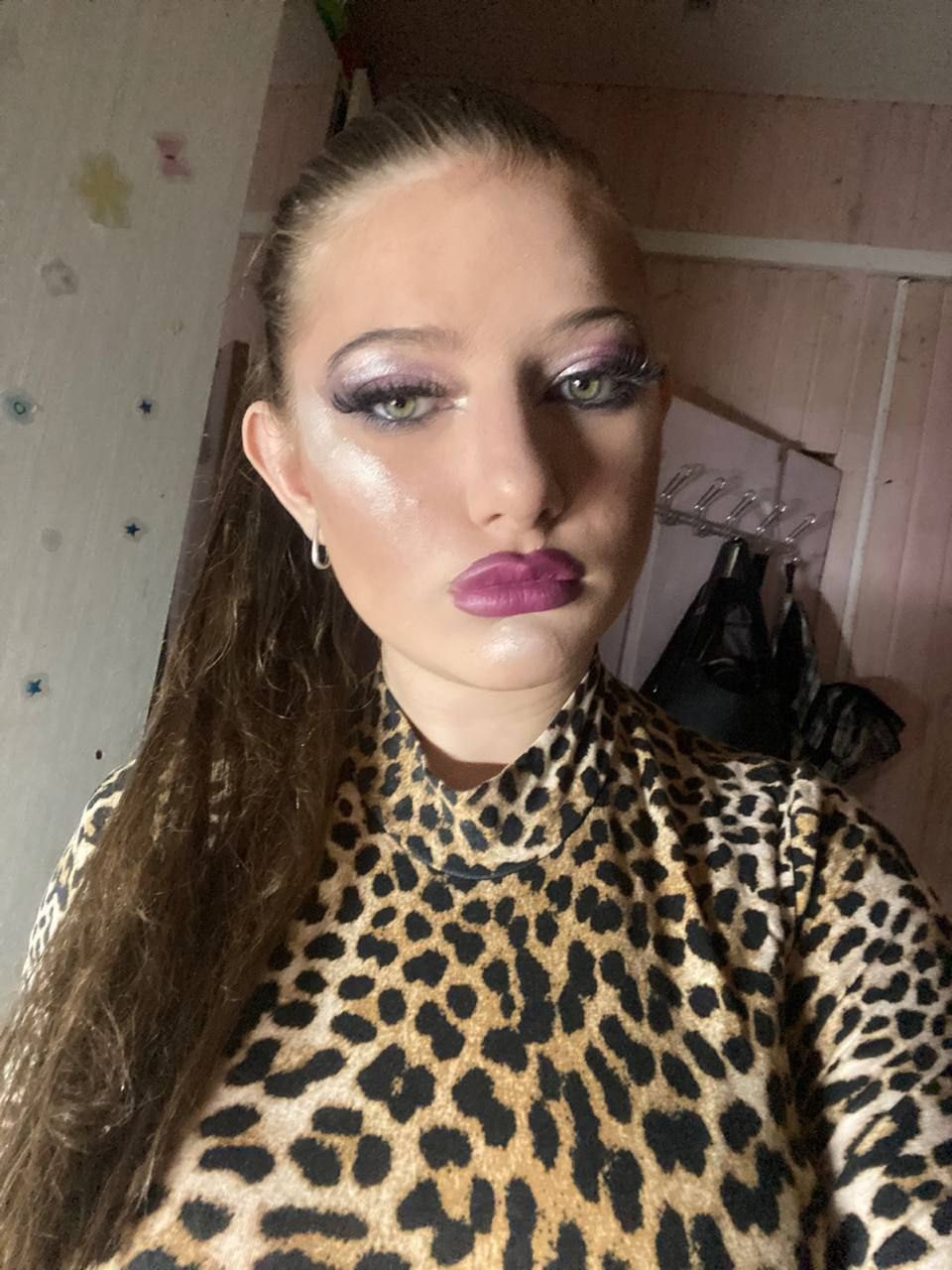 Что за слив видео кружка Регины ВТФ с подругой и собакой? Что за слив видео кружка Регины ВТФ с подругой и собакой?