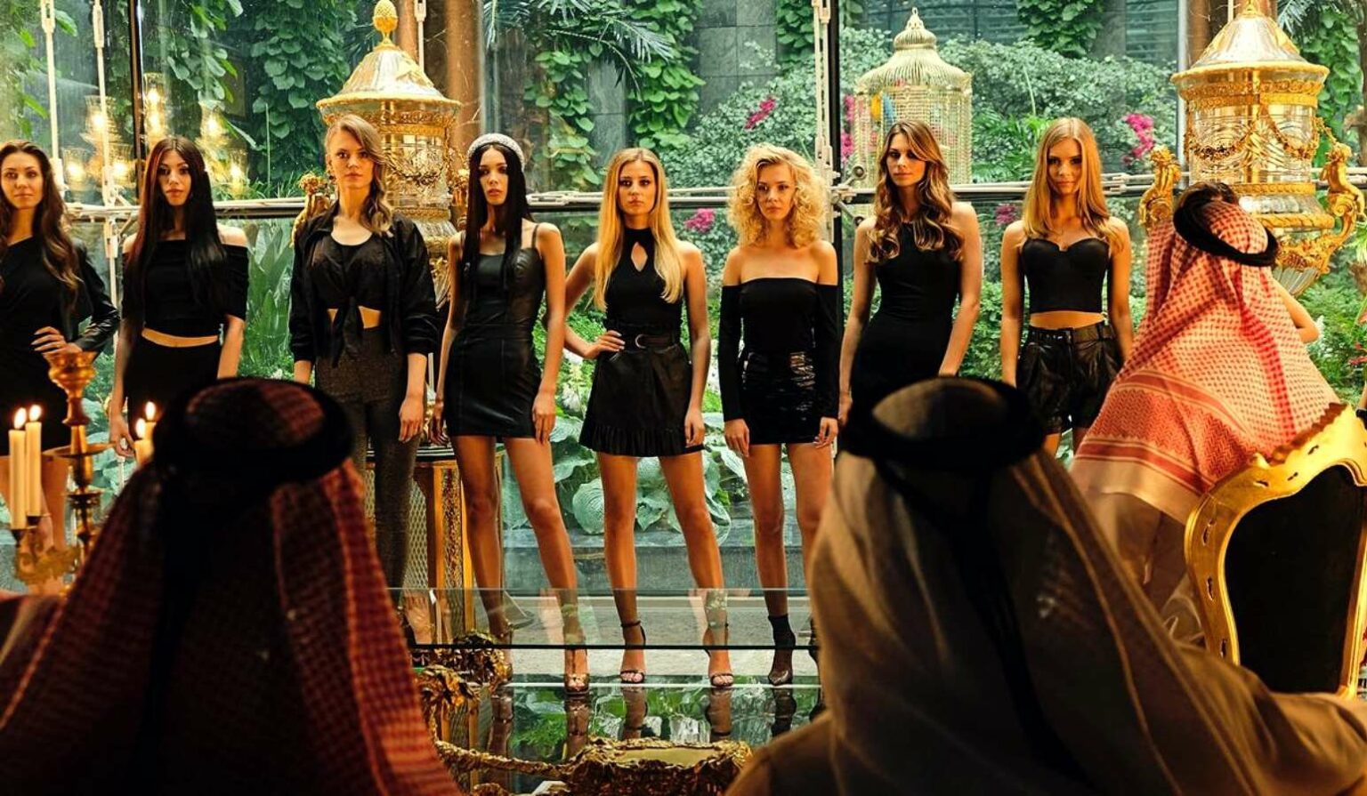 Почему ищут слив видео с девушками на "portia party dubai" (порто пати