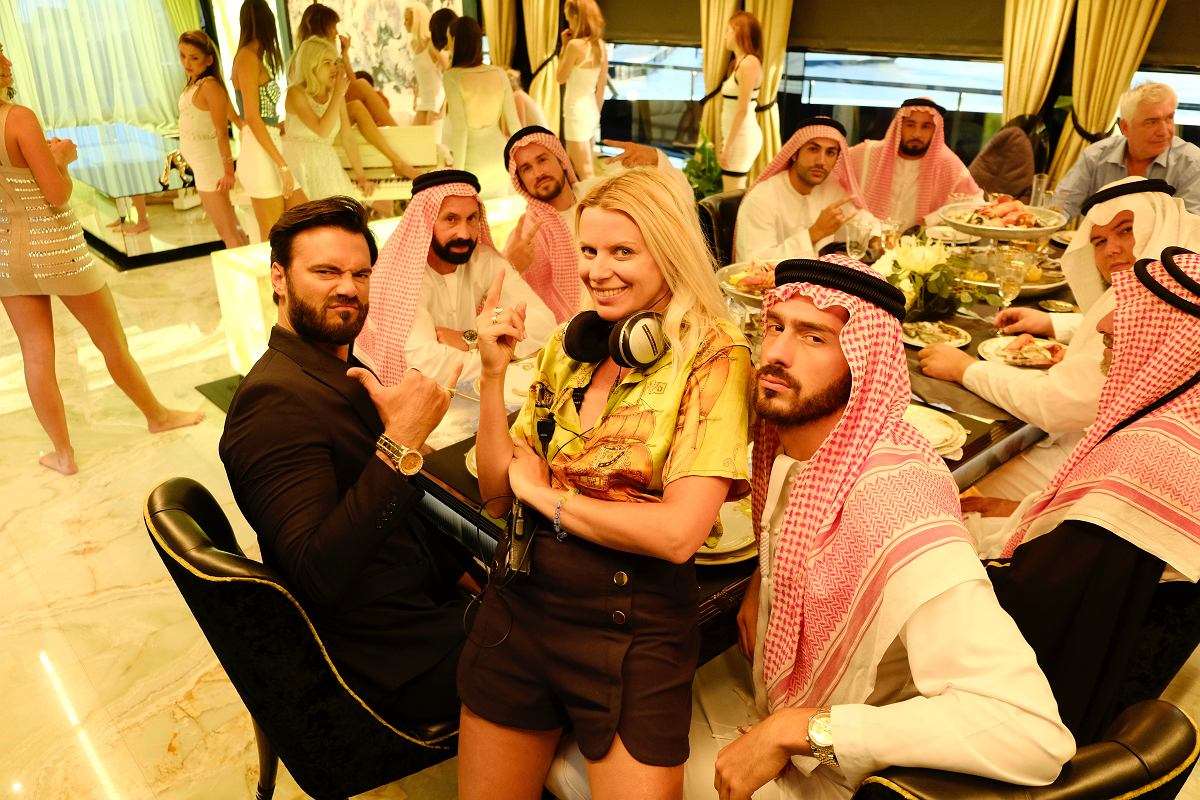 Почему ищут слив видео с девушками на "portia party dubai" (порто пати