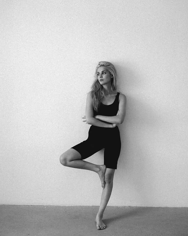 Алина Воскресенская из "Универ. Молодые!" (25 фото слитых в сеть)