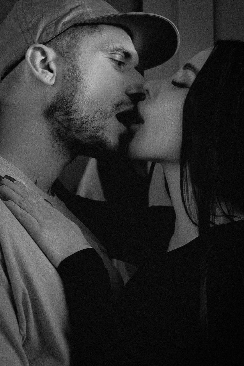 Фото страстного поцелуя Паши Техника и Кристины Лекси. Фото страстного поцелуя Паши Техника и Кристины Лекси.