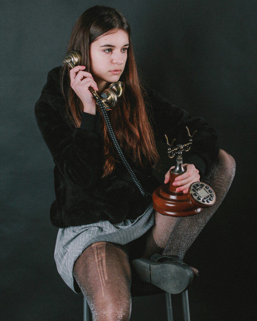 Мария Лефтер на фото в чёрных чулках. Мария Лефтер на фото в чёрных чулках.