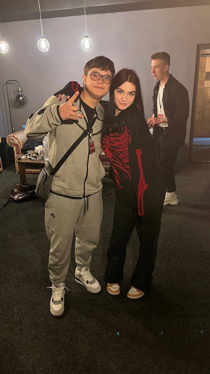 Ещё один снимок с парнем.